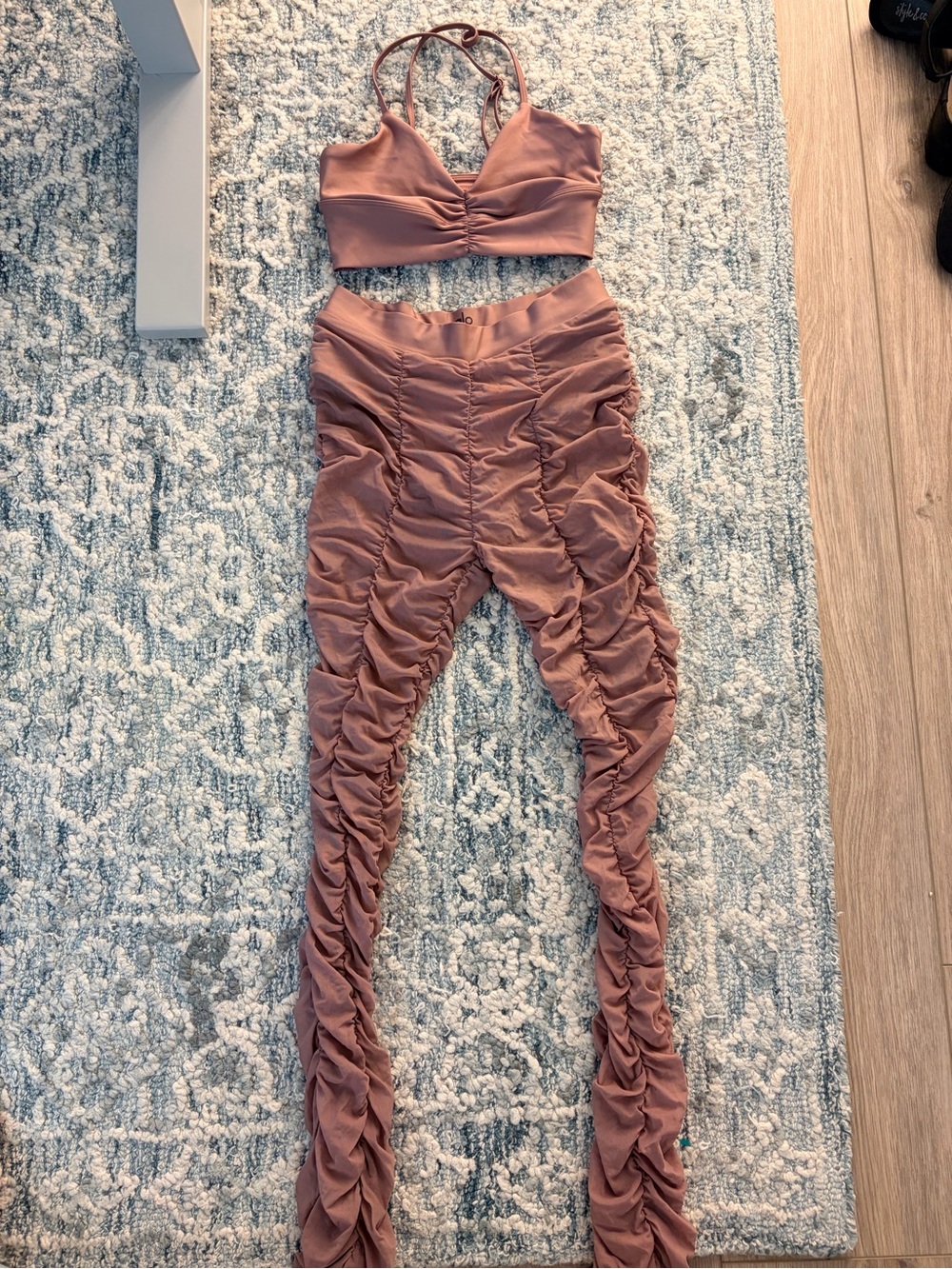 Alo Yoga Airlift Divine Bra and Alo Airlift Cherish Legging Smoky Quartz Size XS